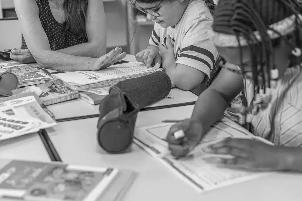 Image d'illustration, des enfants ont des cours de soutien scolaire